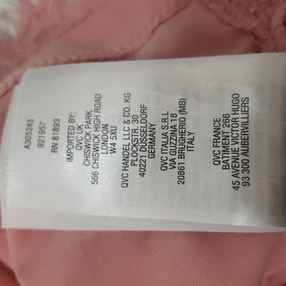 Beautiful Womens Isaac Mizrahi Live Cold Shoulder Lined Lace Top - Picture 10 of 10